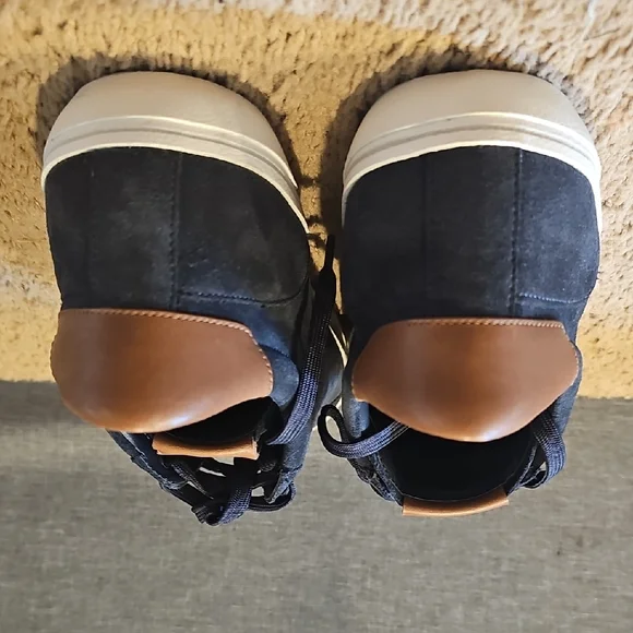 Vince Parker-B, Coastal MU Sneakers - Picture 4 of 8